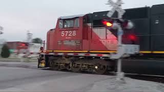 CN DASH 9 SANDWICHED BETWEEN 2 SD75I's