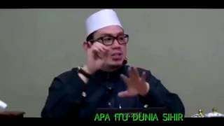 DUNIA SIHIR : Klenik, Santet, Guna-Guna dan Pelet - Ustadz Ahmad Zainuddin