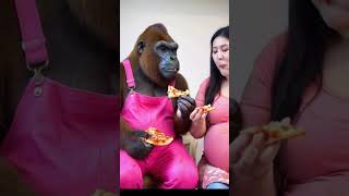 #funny #duet #thelatestfromaroundtheworld #seetheusaon50aday #baby #cute #monkey #wouldyoulookatthat