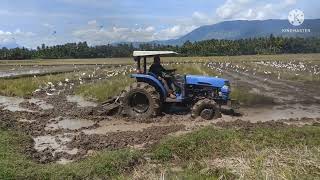 WAH SERUU!!!NGEBOLANG D SAWAH SAMBIL MENCARI MAINAN DAN MENEMUKAN HARTA KARUN MAINAN,TRAKTOR SAWAH!!