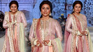 Hina Khan ने कैंसर सर्वाइवर्स के लिए किया रैंप वॉक, Manish Malhotra के लिए बनी Showstopper