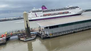 A cruise in Liverpool Albert Dock￼