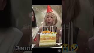 The way rosé blew out the candle is so funny #blackpink #blink #funny