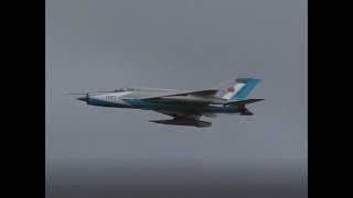 Very nice foggy, rainy Mig-21 flight