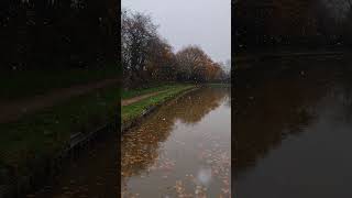 The first snow of the year. #canalboatlife #narrowboats #snow