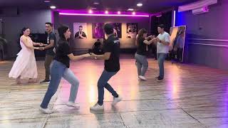 Clase de Salsa / secuencia con los alumnos