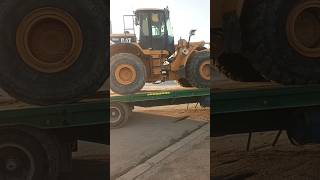 CAT machine is loaded by a Truck in Musaffah. #vlog #jcb #cat #automobile #cranemachine #viral