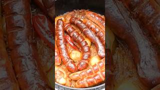 Bier, Bratwurst und Sauerkraut aus dem Dutch Oven #shorts