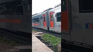 Papandayan di jpl 193 Cicalengka tujuan Gambir #keretaapi #daop2 #railfans