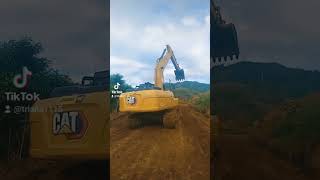 EXCAVADORA CATERPILLAR 320GX😎🫡😱... #maquinariapesada #escavator #maquinaria #trendingshorts  #viral