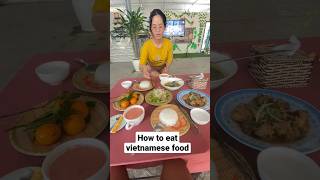 LEARN HOW TO EAT VIETNAMESE FOOD 😬😬#vietnam #travel #vietnamese #vietnamesefood