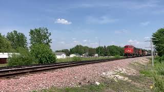 CN L571 rolls to a stop in New Hartford, IA