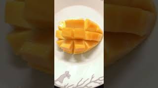 Easy mango carving #shortsfeed #mango #carving