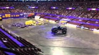 Grave digger gives Florida a show! 2014