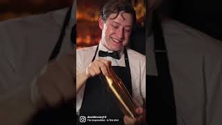 Christmas cocktail, the smoke is almost hypnotic 🤤 #londonvideographer #cocktail #cocktailbar