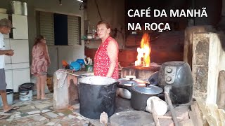 CAFÉ DA MANHÃ NA ROÇA