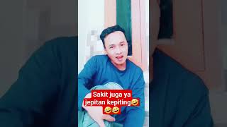 sakit juga ya jepitan kepiting🤣🤣 #shortlucu #shortsvideo #viralvideo