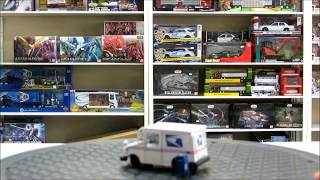 Acapsule Product Video USPS Long Life Vehicle LLV 1/64 Diecast Model with Mailbox