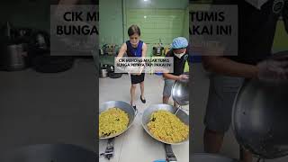 Cik Mehong Buat Tumis Bunga Pepayanya Berbeda Begini