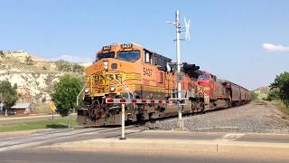 BNSF Warbonnet On Westbound Grain Train HD