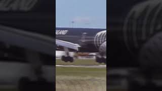 Air New Zealand 787 - 9 smooth / butter landing #edit #aviation