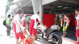 VIDEO: Valentino Rossi testing 2012 Ducati GP12 MotoGP-bike