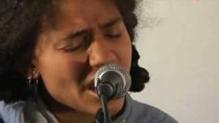 Nneka - a simple musical session