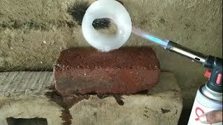 EXPERIMENT: Gas torch vs ice - कया होता है जब गैस टोर्च ठंडे बर्फ पर रखदे