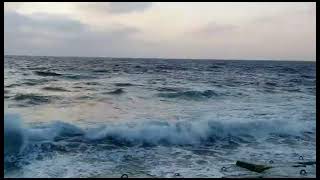 أمواج البحر فى غروب مميز فى الاسكندرية 🌊