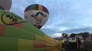 2011 Saga International Balloon Fiesta -20111104am inflation-