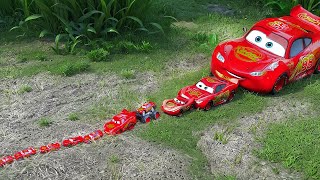 Big & Small Lightning McQueen Toy | Cleaning Disney Pixar Cars of Dirty Water Lightning McQueen!