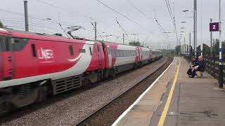 2 charters on the ECML at Sandy station 25.9.21