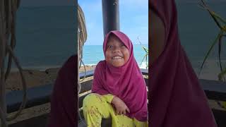 mbah akil mbah imah aaliyah zhafirah di jembatan merah pantai menganti kebumen jawa tengah