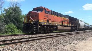 BNSF 8290 leads U-ELUHAY through Barstow, IL