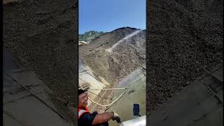 (41) Decompression healing video - Unloading crushed stone from big ship process