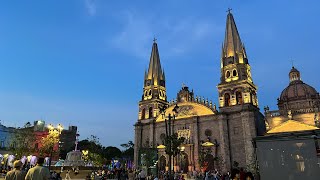 Preparando el centro para el festival del mariachi 2024