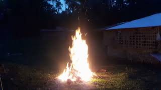 Nag bonfire ako sa labas ng bahay sa bukid😊