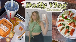 Daily Vlog // zakupy, basen, okolica