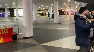 ”För alla de som leds av Guds Ande är Guds söner.” Sergels torg plattan Stockholm 2024-11-03