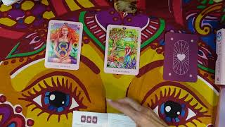 TRY THIS THREE-CARD SPREAD FOR GUIDANCE IN A RELATIONSHIP! I USE THE TRUE LOVE ORACLE TO DEMONSTRATE