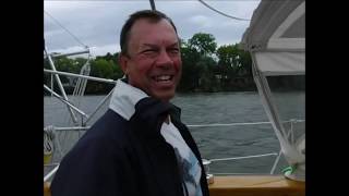 Finally out of the locks, mast up and on the Hudson…