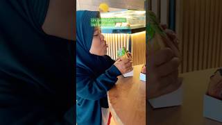 Uni Oza review cromboloni tapi salah sebut jadi kronologi #kuliner #review #lelatresna #cromboloni