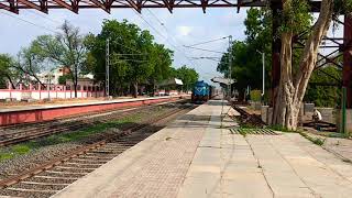 Swarna Jayanti Rajdhani Express Crosses Chandkheda Road Station