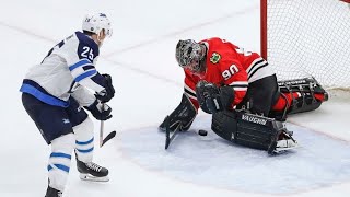 Accountant thrust into emergency goalie role for Chicago Blackhawks, makes 7 saves