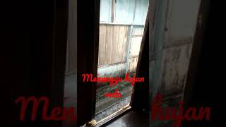 Menunggu hujan reda#shorts #youtubeshorts #shortsvideo