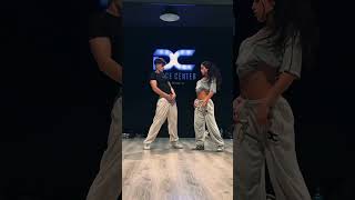 🕺🏻 Cuando voy a alguna clase en DANCE CENTER soy muy feliz ¿Vosotros bailáis? Hey Lil Mama de Eladio