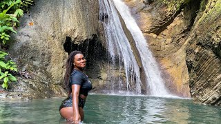 WHITE RIVER WATERFALLS IN THE MOUNTAINS