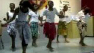 funny child dancer Dzodzi