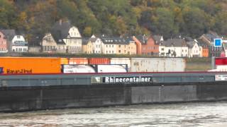 Container-Schubverband auf dem Rhein bei Lahnstein