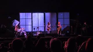 Warpaint (Live @ Hollywood Casino Amphitheatre, Chicago - August 30, 2017)